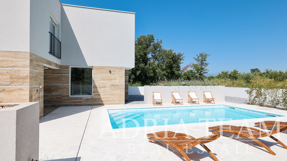 HOLIDAY HOUSE WITH POOL - GRBE, NIN