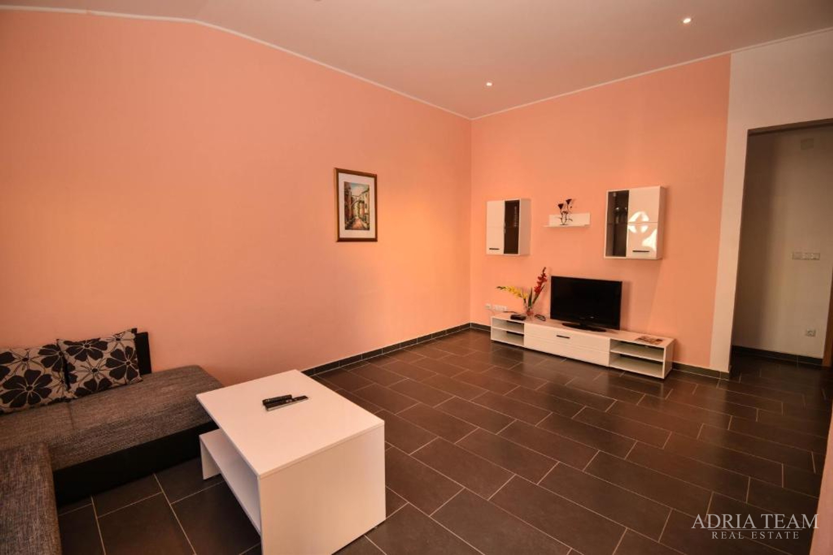 UNIQUE COMPLEX FOR TOURIST RENTAL! 180 m FROM THE SEA! VIR - ZADAR