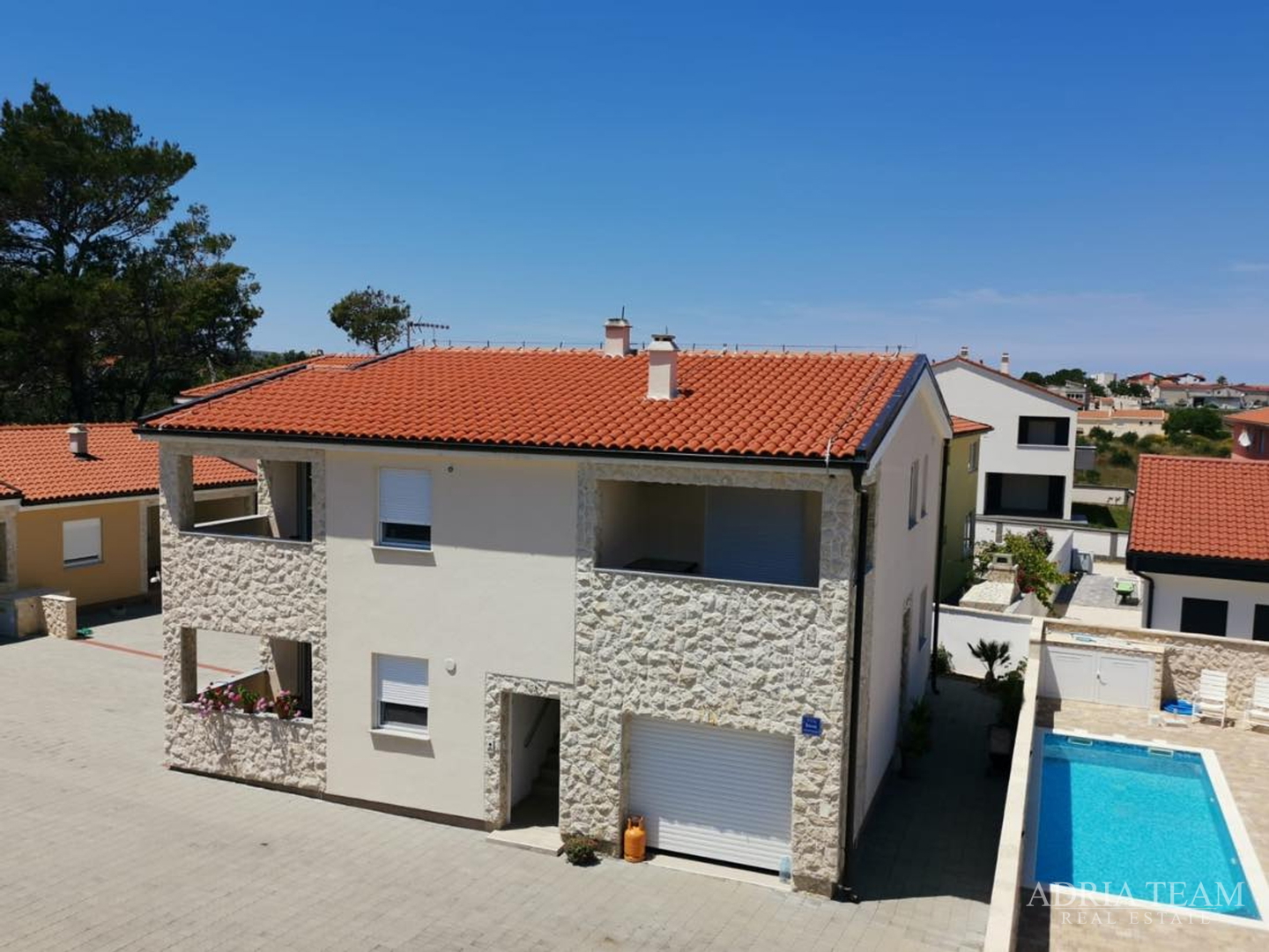 UNIQUE COMPLEX FOR TOURIST RENTAL! 180 m FROM THE SEA! VIR - ZADAR