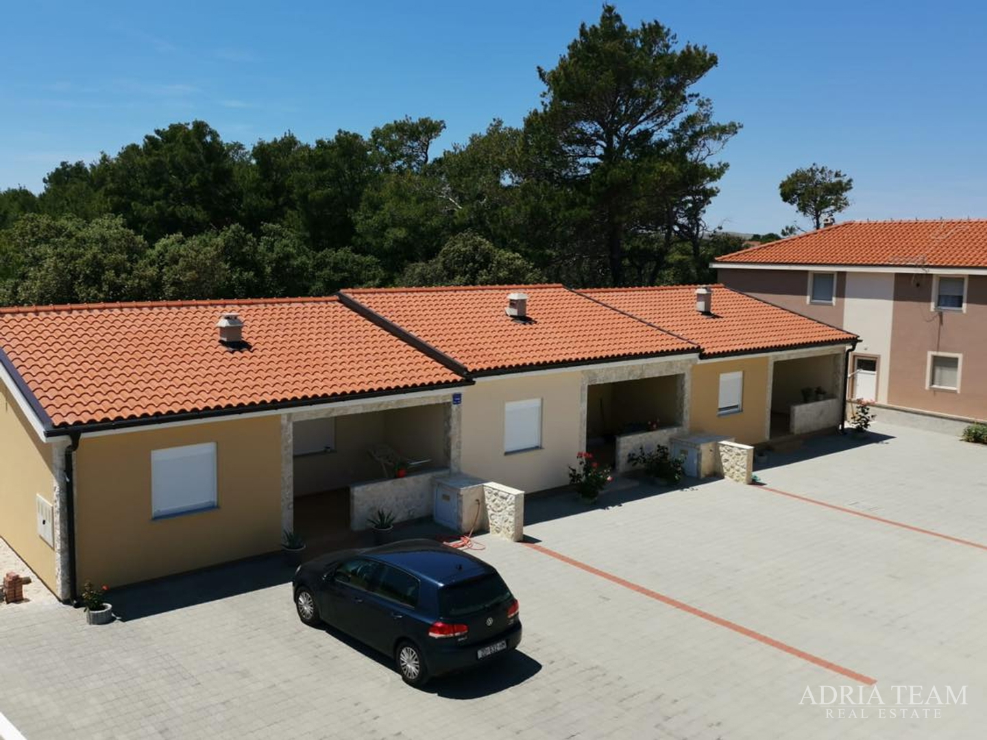 UNIQUE COMPLEX FOR TOURIST RENTAL! 180 m FROM THE SEA! VIR - ZADAR