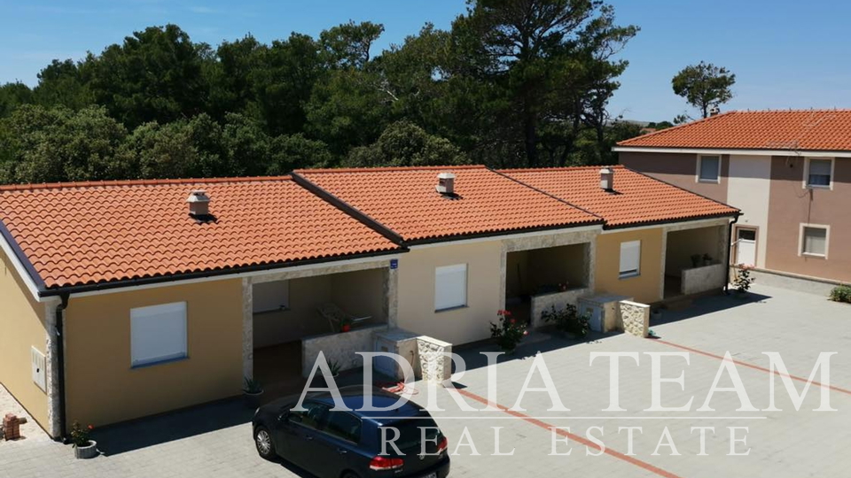 UNIQUE COMPLEX FOR TOURIST RENTAL! 180 m FROM THE SEA! SOURCE - ZADAR