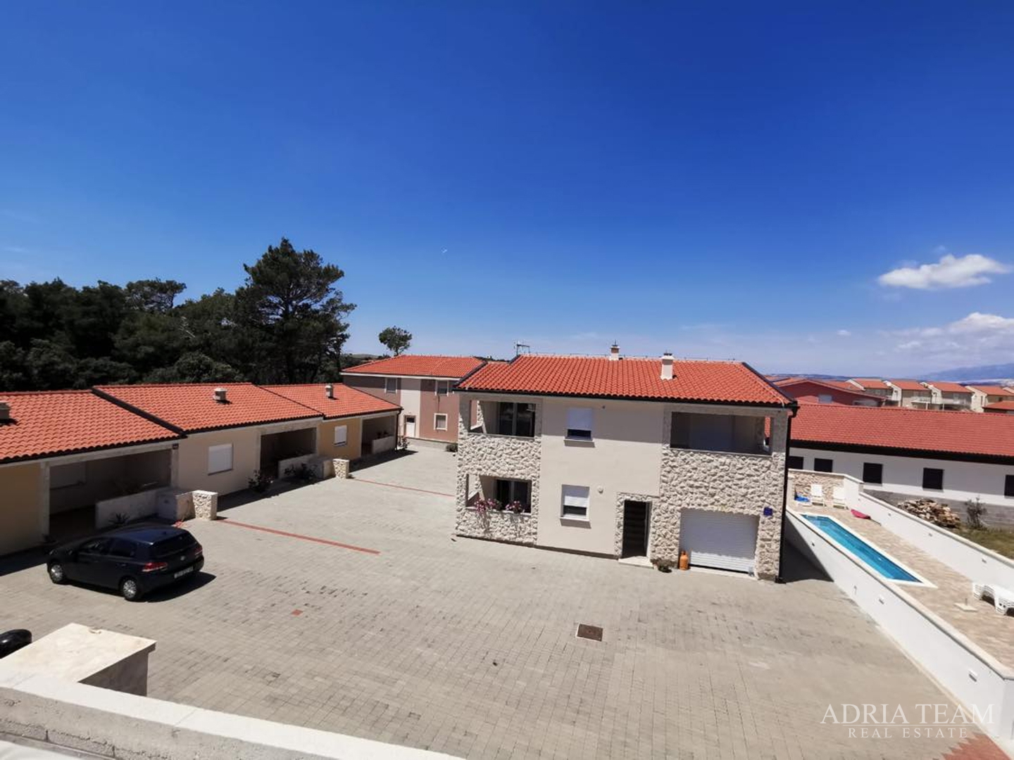 UNIQUE COMPLEX FOR TOURIST RENTAL! 180 m FROM THE SEA! VIR - ZADAR