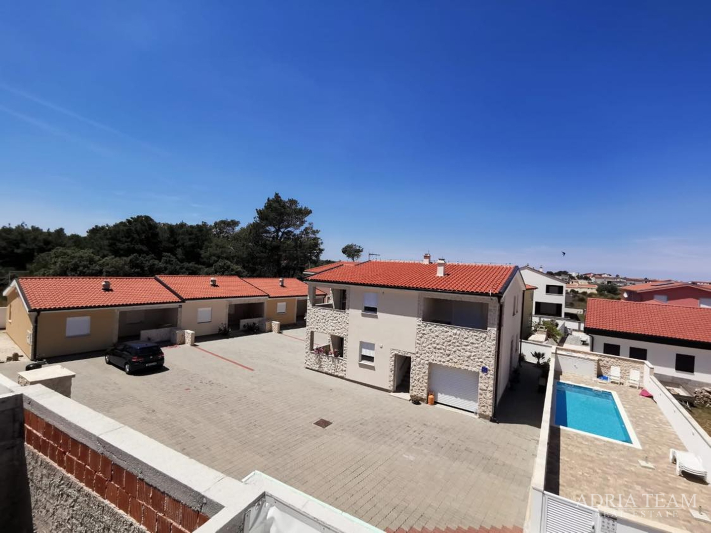 UNIQUE COMPLEX FOR TOURIST RENTAL! 180 m FROM THE SEA! VIR - ZADAR