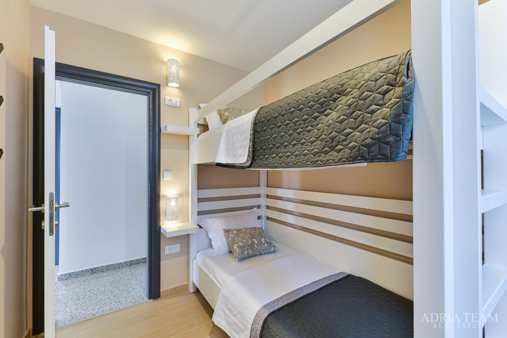 KUĆA NOVOGRADNJA S POGLEDOM NA MORE, ZADAR - DIKLOVAC