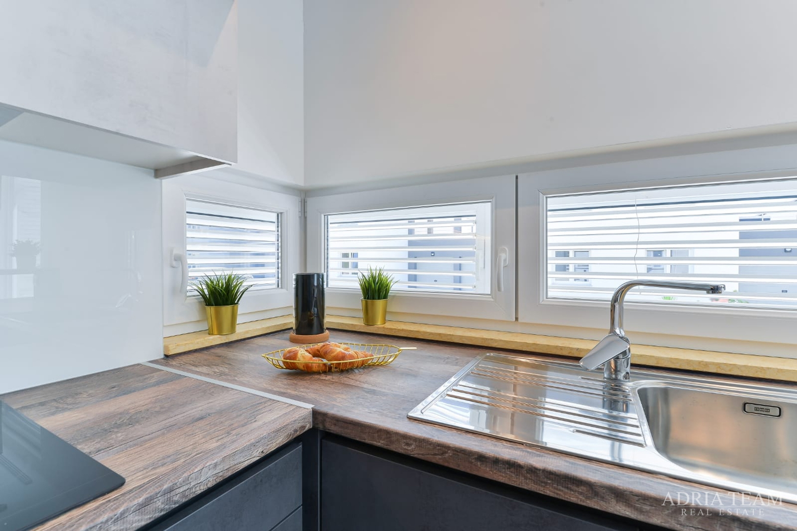 KUĆA NOVOGRADNJA S POGLEDOM NA MORE, ZADAR - DIKLOVAC