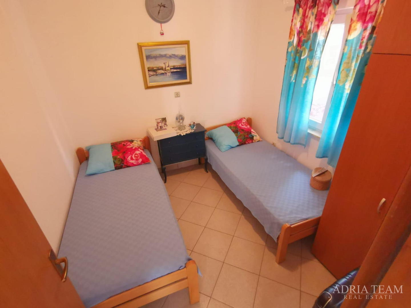 KUĆA S 2 STAMBENE JEDINICE, 230 m OD MORA, VIR