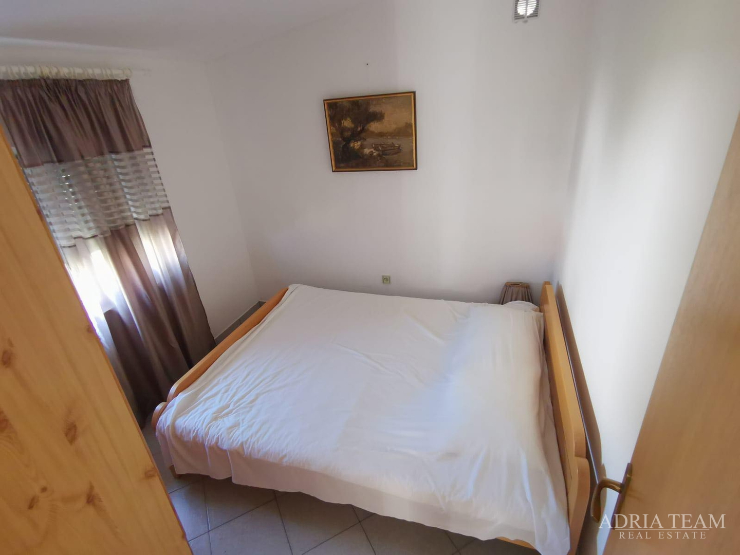 KUĆA S 2 STAMBENE JEDINICE, 230 m OD MORA, VIR