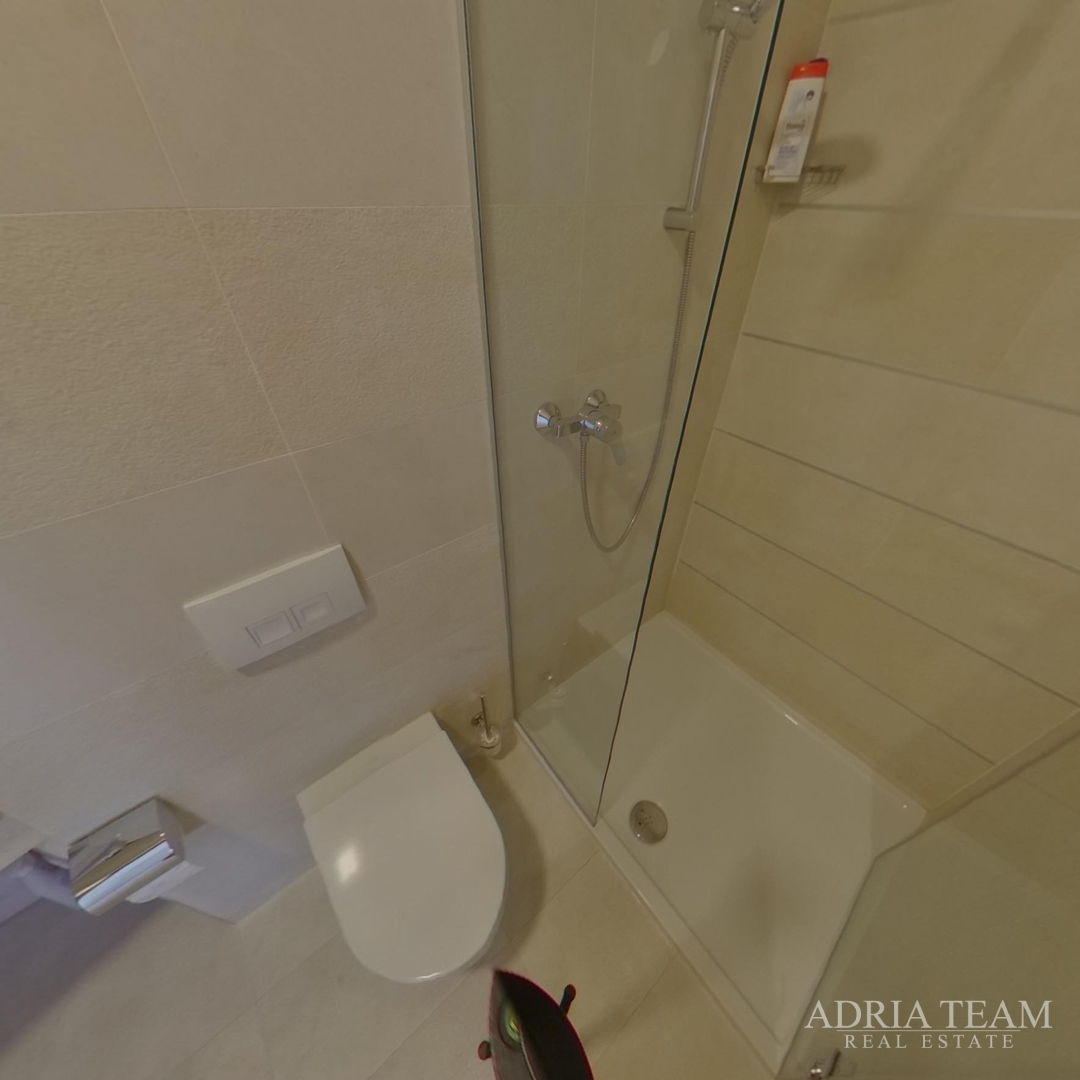 TOP-QUALITY GROUND FLOOR APARTMENT WITH A POOL, FIRST ROW TO THE SEA!!! POVLJANA - PAG