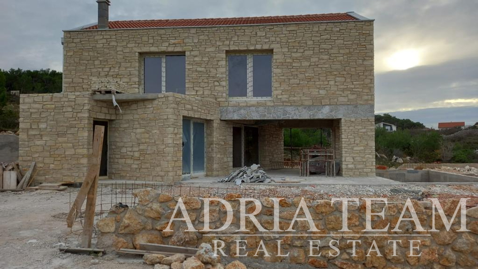 VILLA WITH POOL, 200 m FROM THE SEA, NOVIGRAD - ZADAR