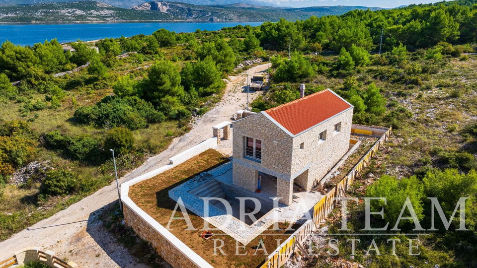 VILA S BAZÉNEM, 200 m OD MOŘE, NOVIGRAD - ZADAR