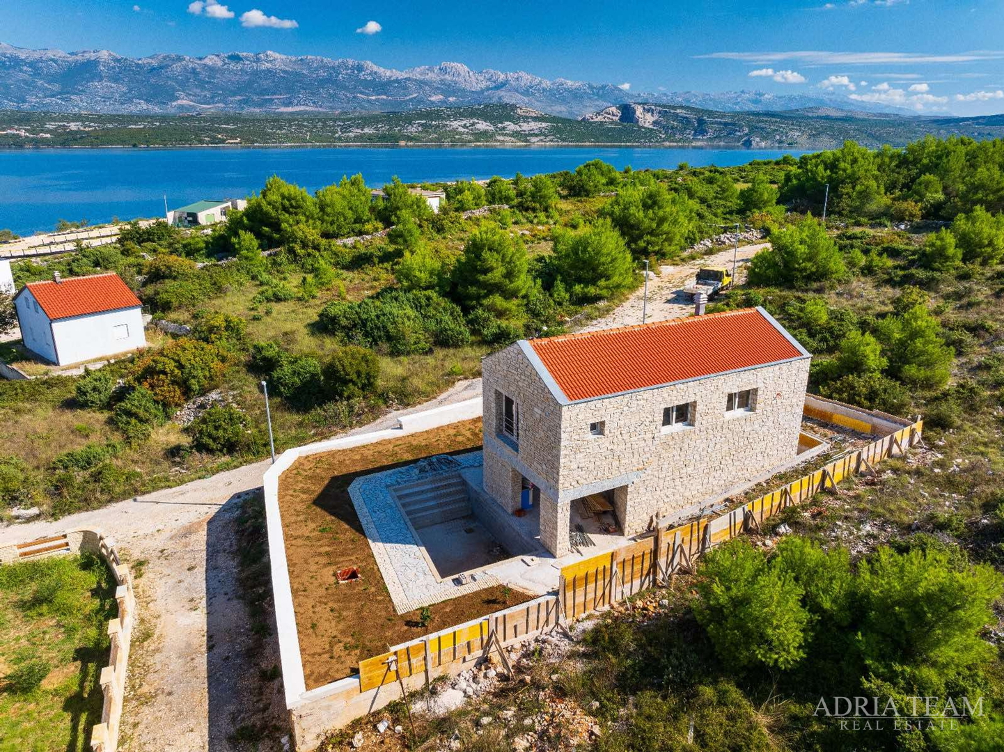 VILLA MIT SCHWIMMBAD, 200 M VOM MEER ENTFERNT, NOVIGRAD - ZADAR