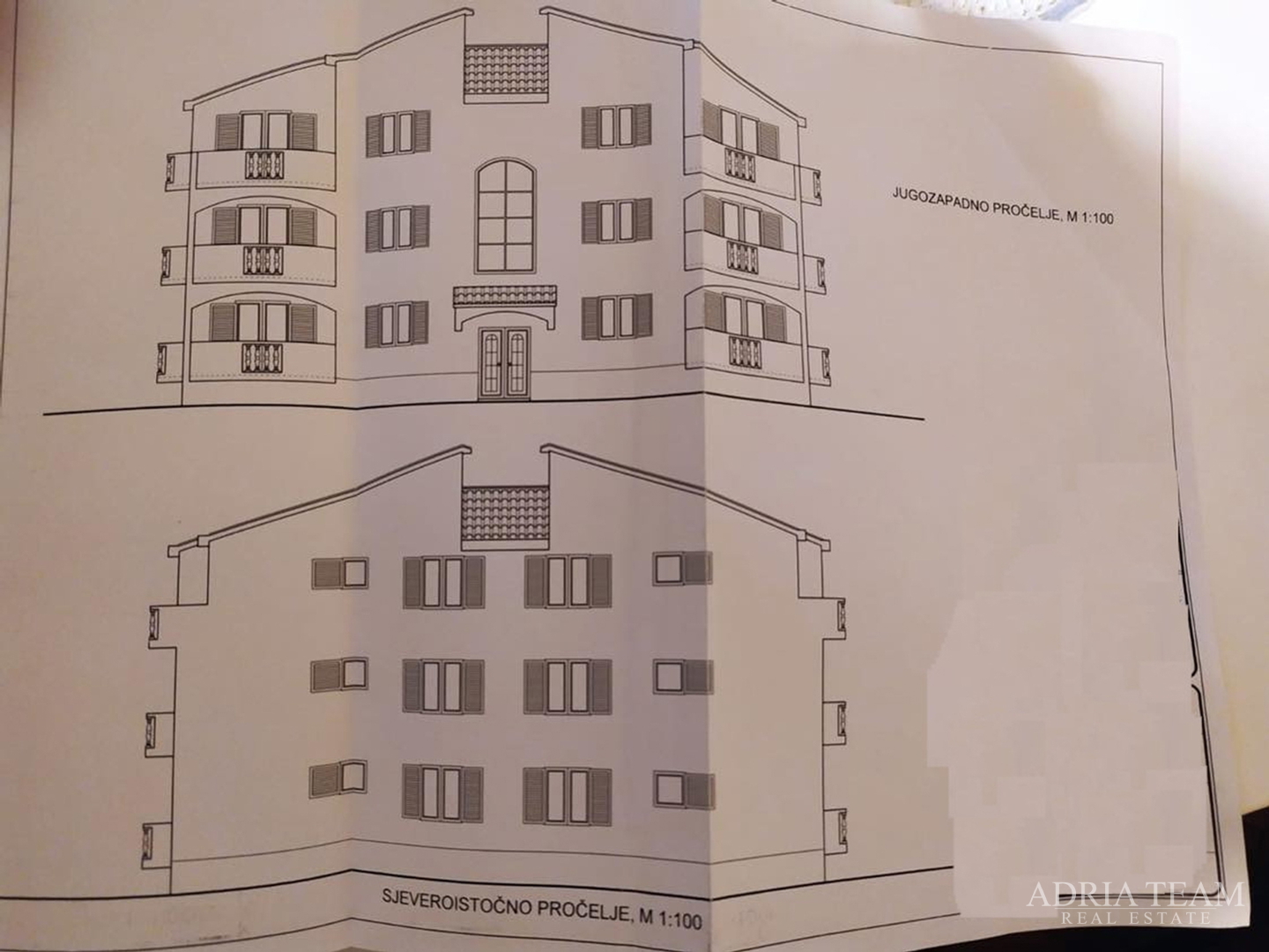 AKCIJA!!! GRAĐEVINSKO ZEMLJIŠE S PROJEKTOM! 500 m OD MORA, JASENICE - MASLENICA
