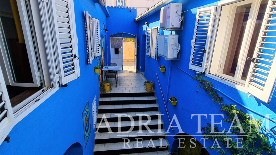 HOUSE WITH OFFICE SPACE, GREAT OPPORTUNITY !! ARBANASI - ZADAR