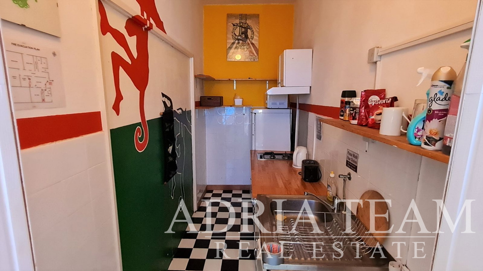 HOUSE WITH OFFICE SPACE, GREAT OPPORTUNITY !! ARBANASI - ZADAR