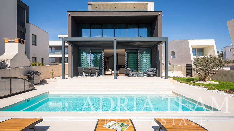 LUXURY VILLA WITH POOL, 50 M FROM THE SEA, PETRČANE - ZADAR