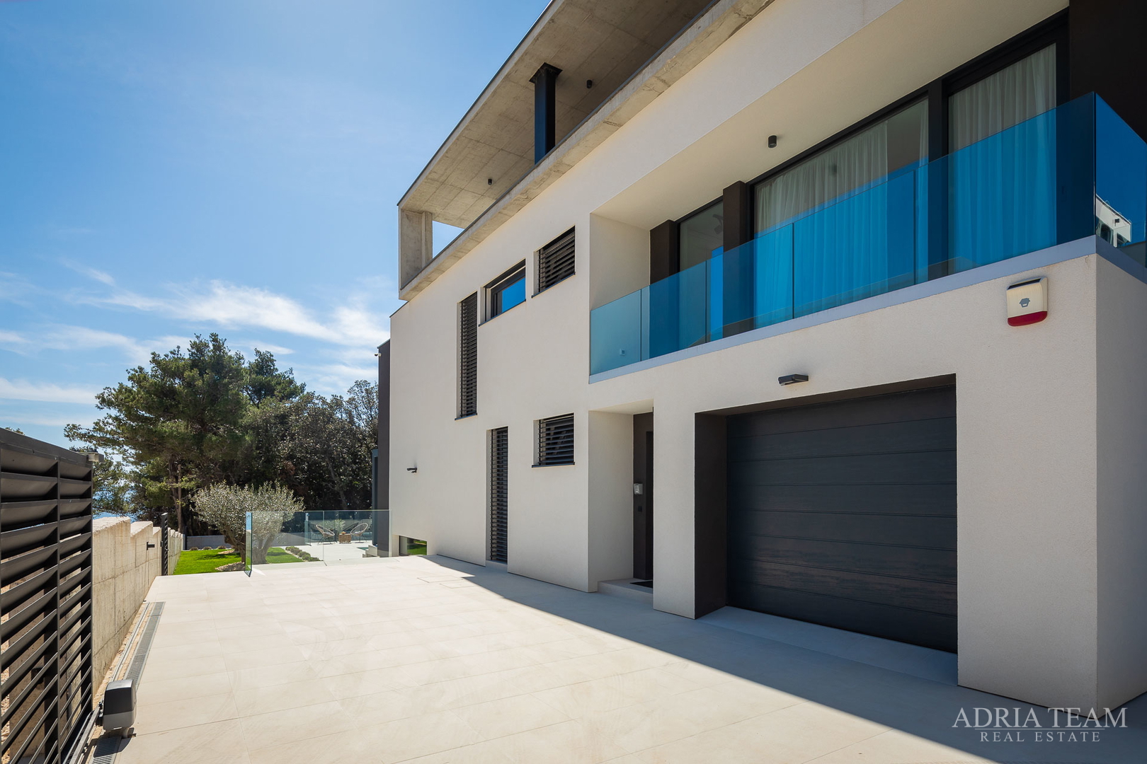 Luxusvilla mit Pool, 50 m vom Meer entfernt, Petrčane - Zadar