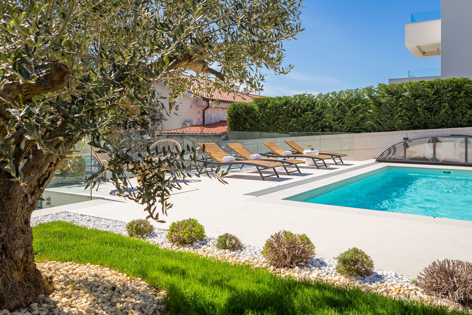 Luxusvilla mit Pool, 50 m vom Meer entfernt, Petrčane - Zadar
