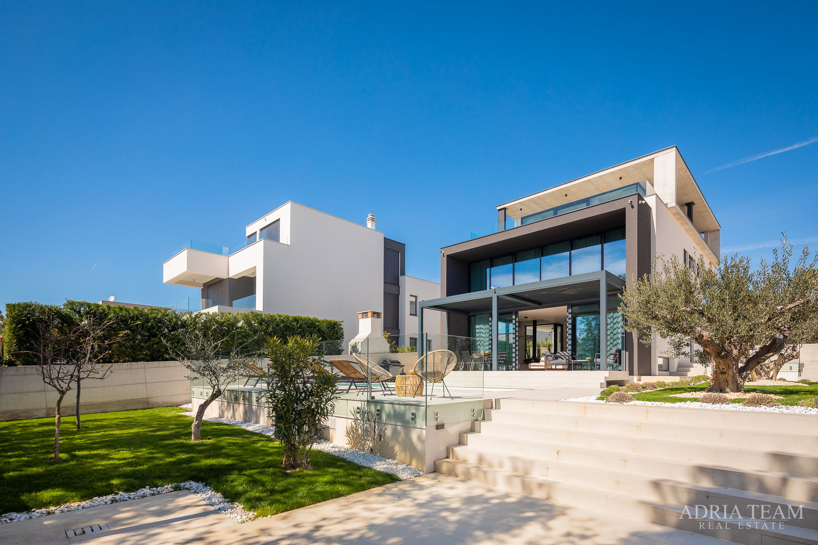 Luxusvilla mit Pool, 50 m vom Meer entfernt, Petrčane - Zadar