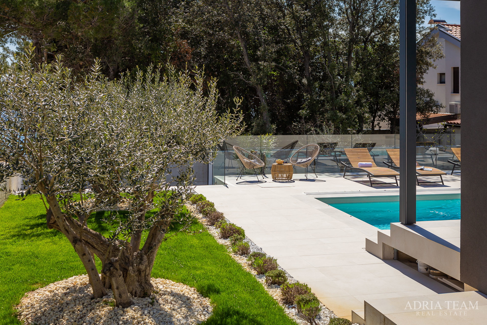 Luxusvilla mit Pool, 50 m vom Meer entfernt, Petrčane - Zadar