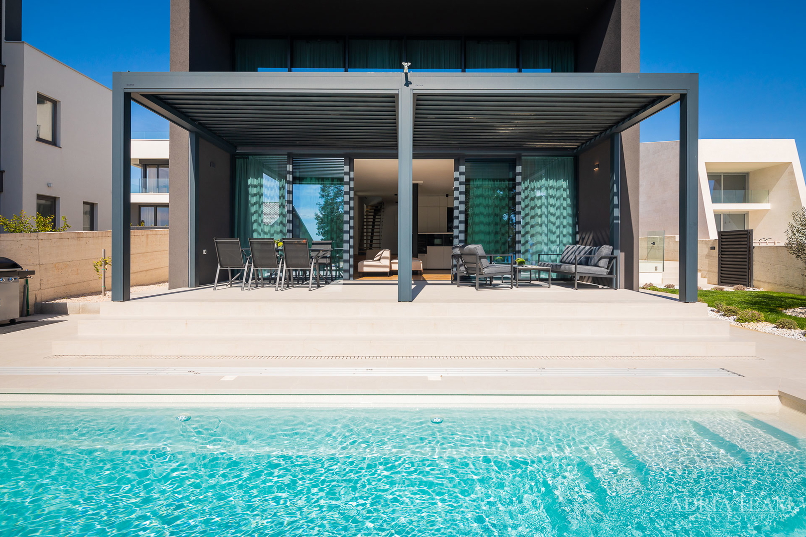 Luxusvilla mit Pool, 50 m vom Meer entfernt, Petrčane - Zadar