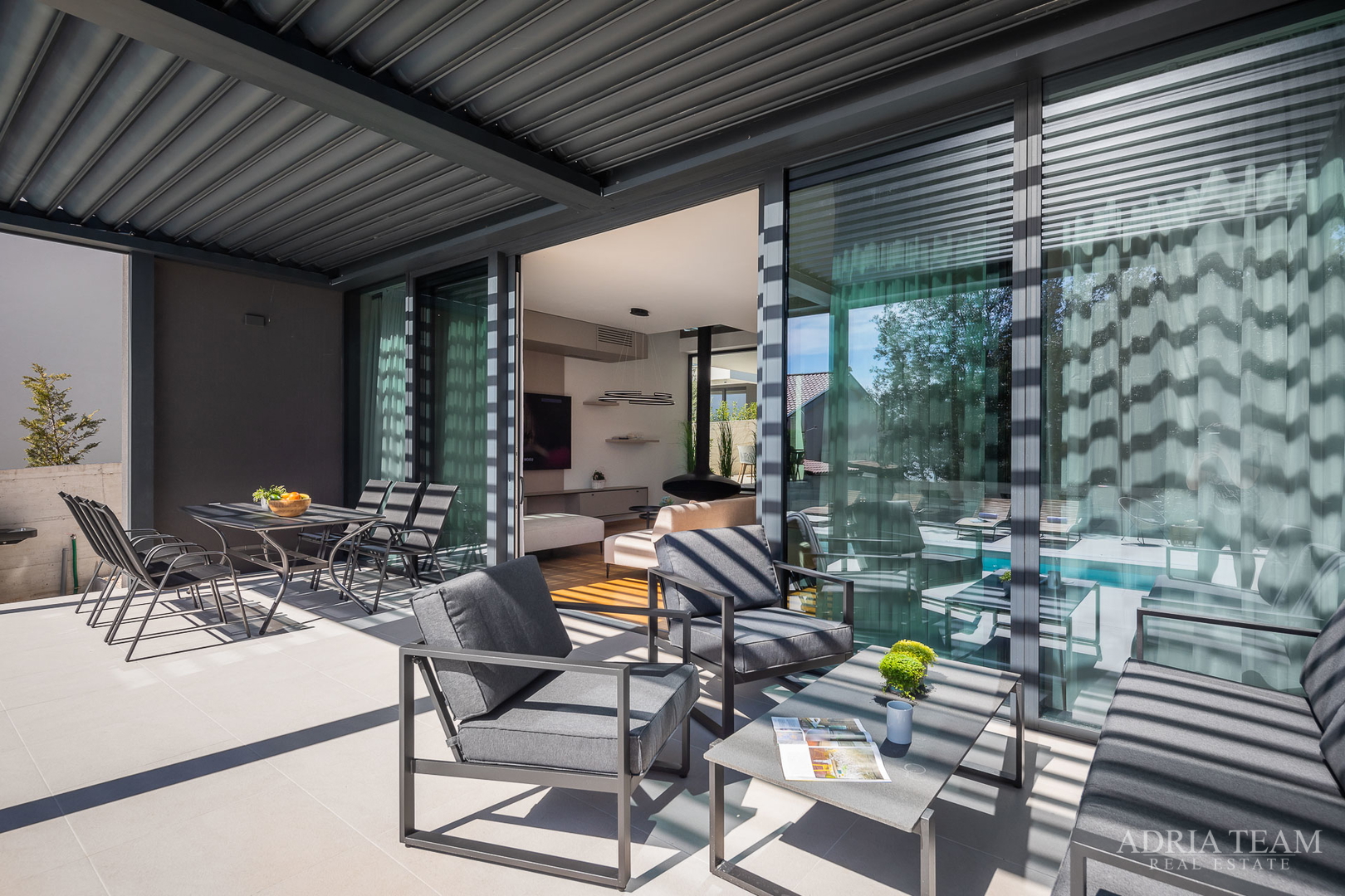 Luxusvilla mit Pool, 50 m vom Meer entfernt, Petrčane - Zadar