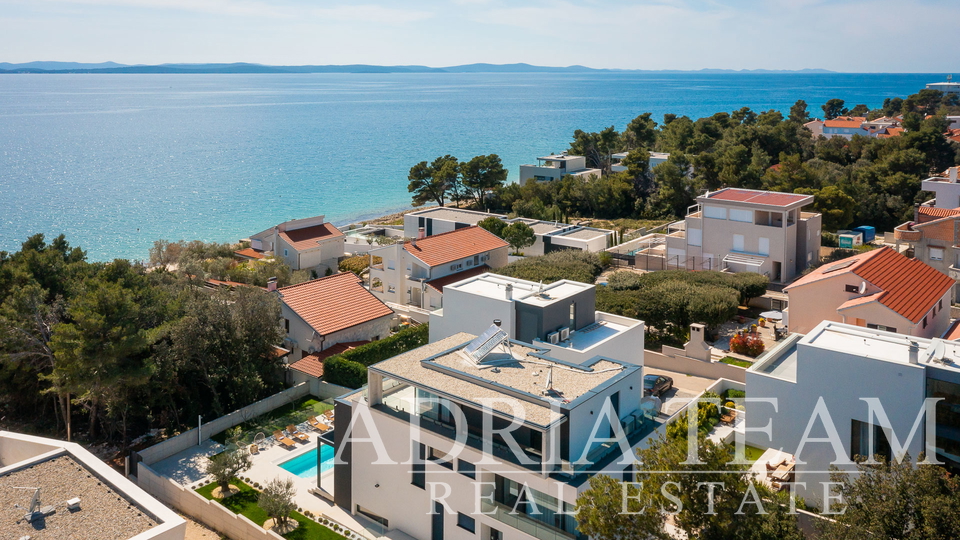 LUKSUZNA VILA S BAZENOM, 50 M OD MORA, PETRČANE - ZADAR