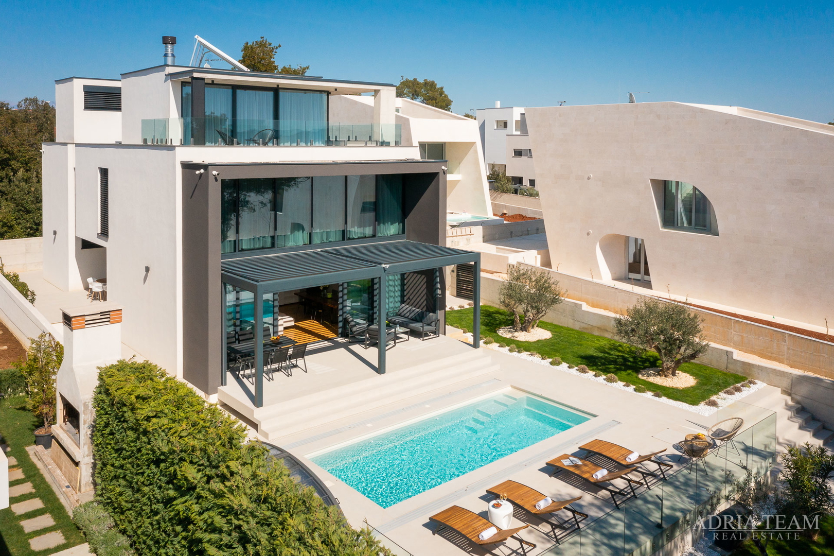Luxusvilla mit Pool, 50 m vom Meer entfernt, Petrčane - Zadar