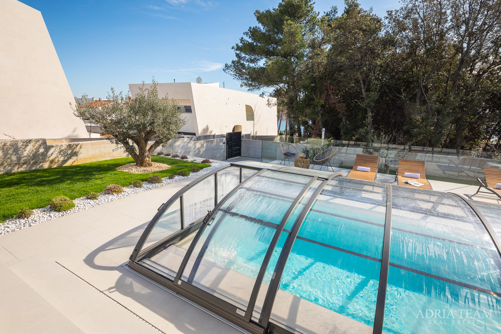 Luxusvilla mit Pool, 50 m vom Meer entfernt, Petrčane - Zadar