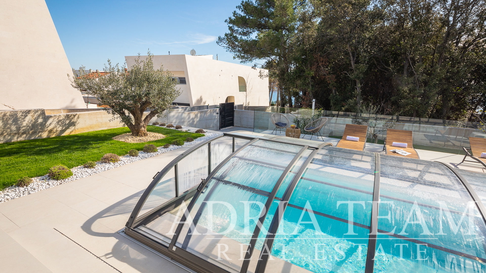 LUXURY VILLA WITH POOL, 50 M FROM THE SEA, PETRČANE - ZADAR