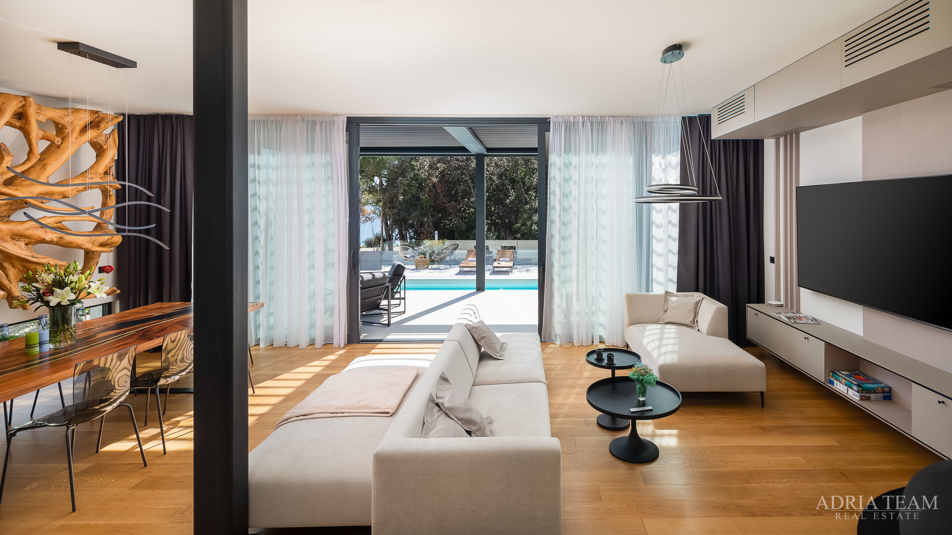 Luxusvilla mit Pool, 50 m vom Meer entfernt, Petrčane - Zadar