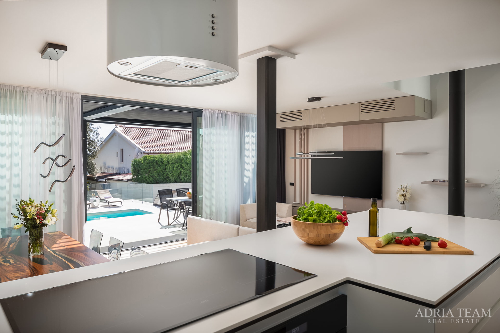 Luxusvilla mit Pool, 50 m vom Meer entfernt, Petrčane - Zadar