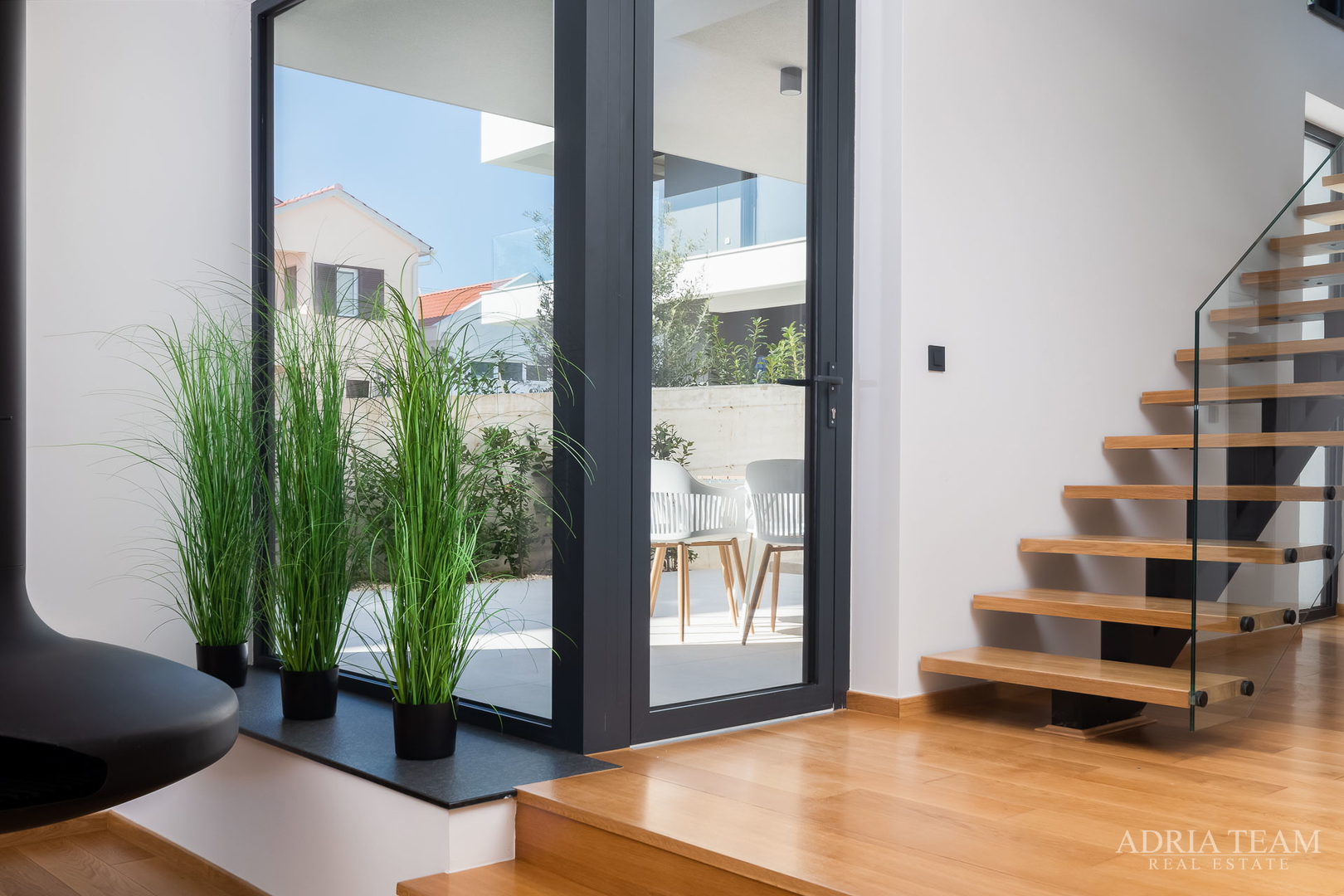 Luxusvilla mit Pool, 50 m vom Meer entfernt, Petrčane - Zadar