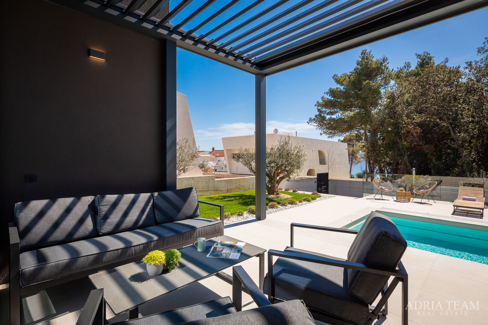 Luxusvilla mit Pool, 50 m vom Meer entfernt, Petrčane - Zadar