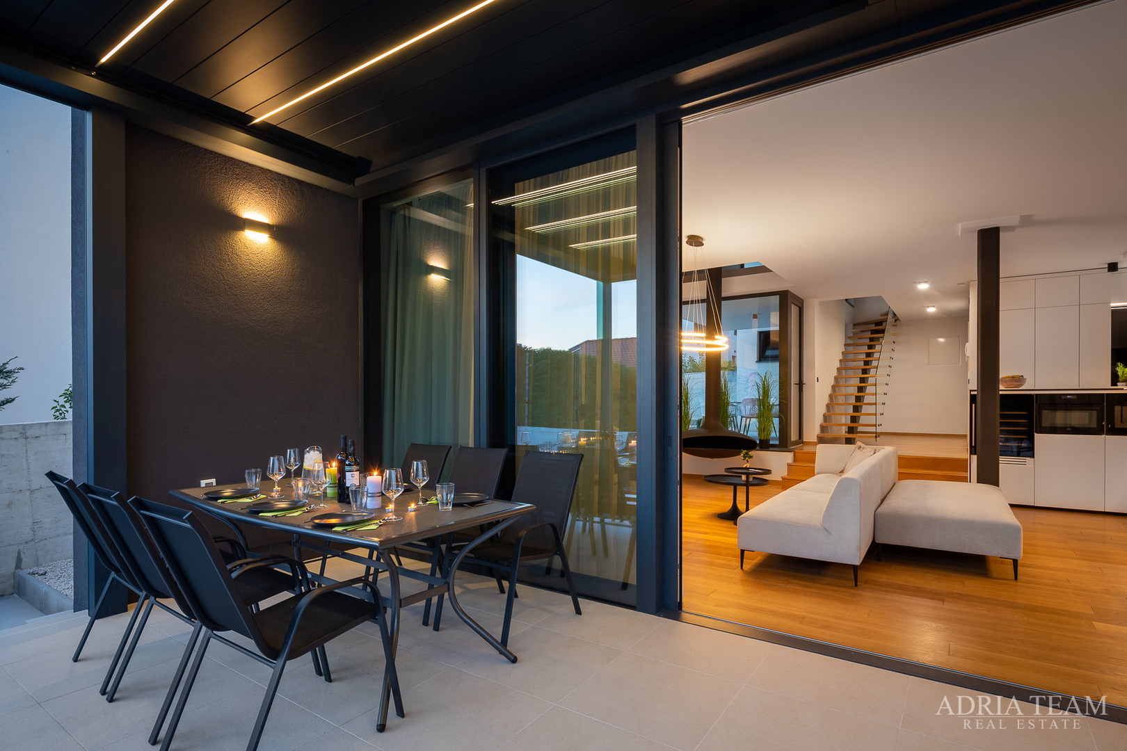 Luxusvilla mit Pool, 50 m vom Meer entfernt, Petrčane - Zadar