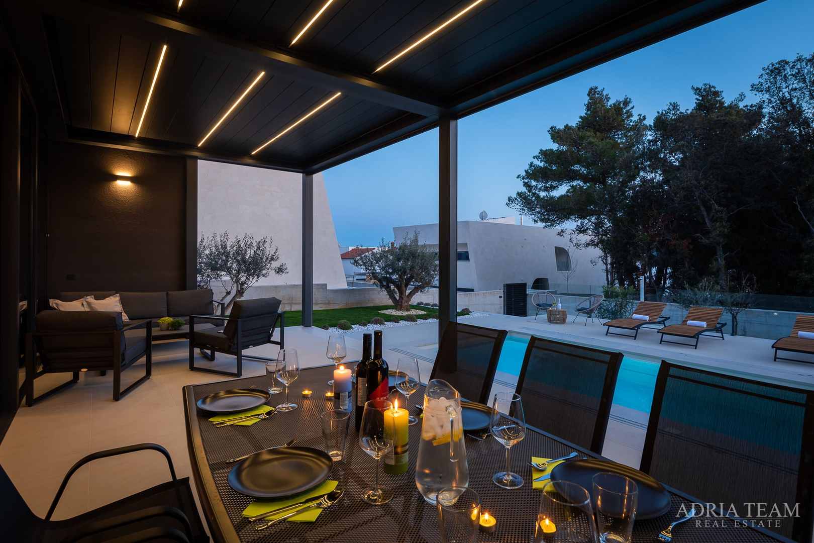 Luxusvilla mit Pool, 50 m vom Meer entfernt, Petrčane - Zadar