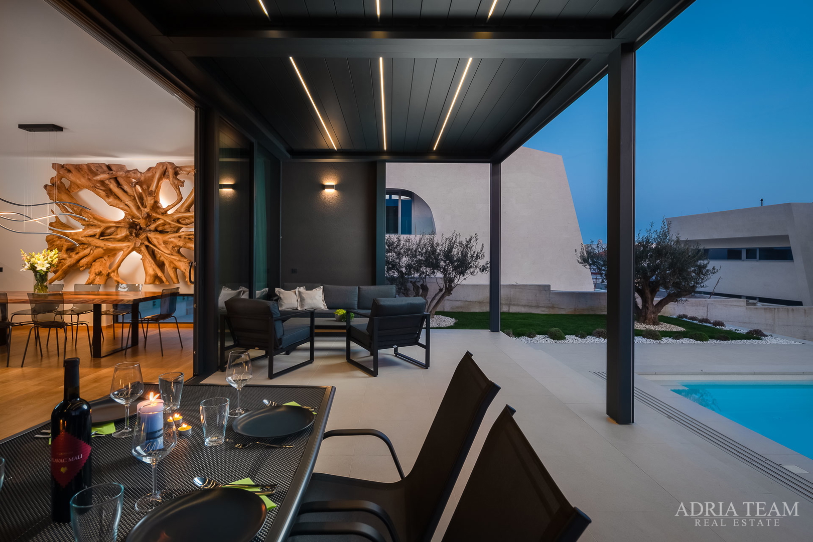 Luxusvilla mit Pool, 50 m vom Meer entfernt, Petrčane - Zadar