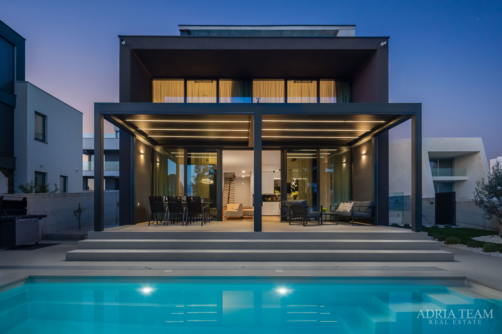 Luxusvilla mit Pool, 50 m vom Meer entfernt, Petrčane - Zadar