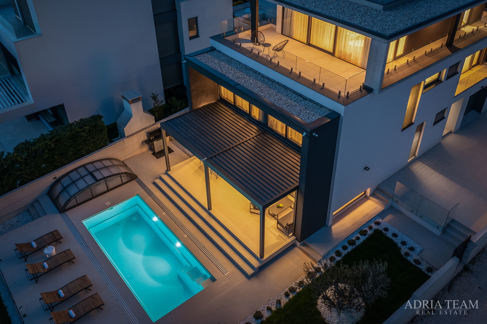 Luxusvilla mit Pool, 50 m vom Meer entfernt, Petrčane - Zadar