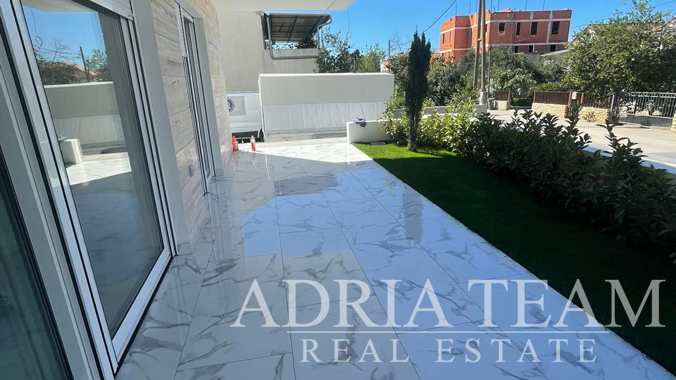 LUXURY TWO BEDROOM APARTMENTS, 100 m FROM THE SEA, BIBINJE - ZADAR