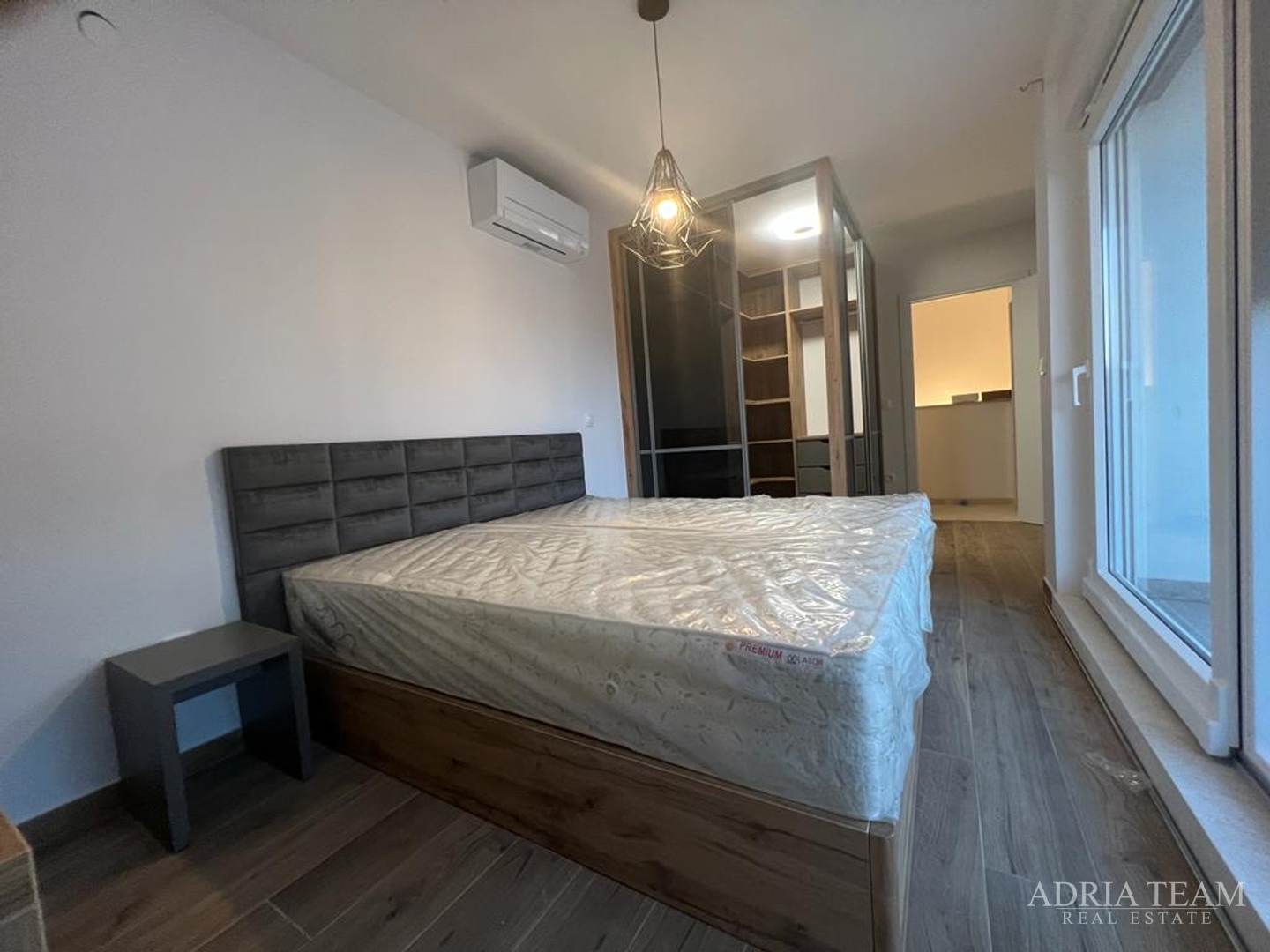 TOWNHOUSES WITH GARDENS, 200 M FROM THE BEACH!!! PRIME LOCATION!! PAG - NOVALJA