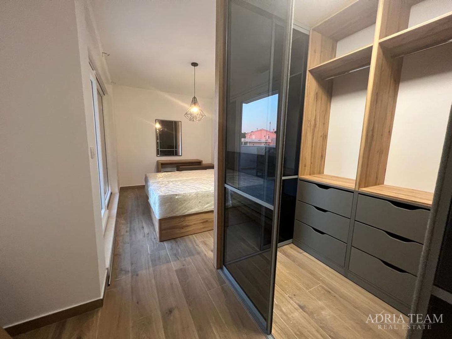 TOWNHOUSES WITH GARDENS, 200 M FROM THE BEACH!!! PRIME LOCATION!! PAG - NOVALJA