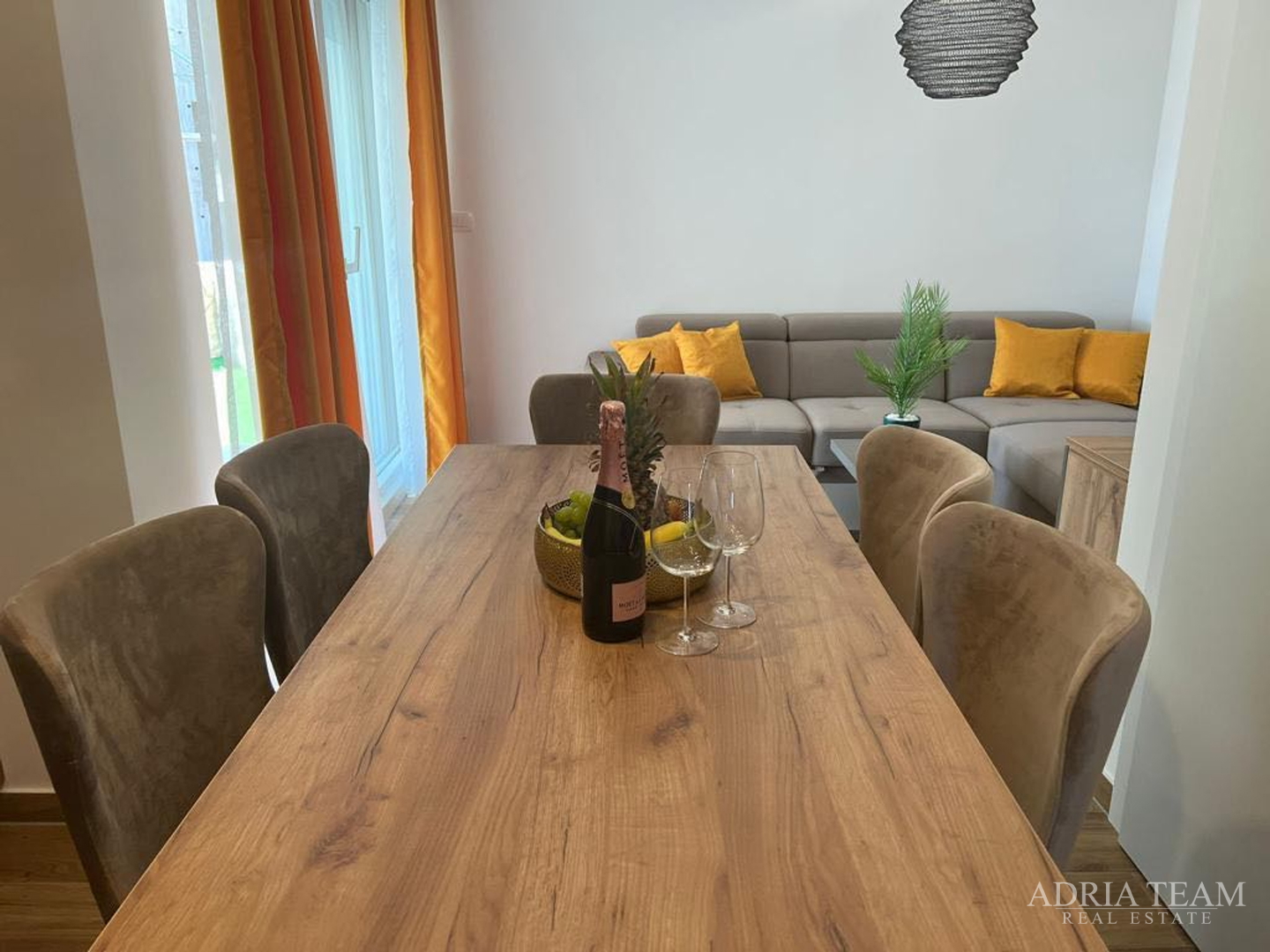 TOWNHOUSES WITH GARDENS, 200 M FROM THE BEACH!!! PRIME LOCATION!! PAG - NOVALJA