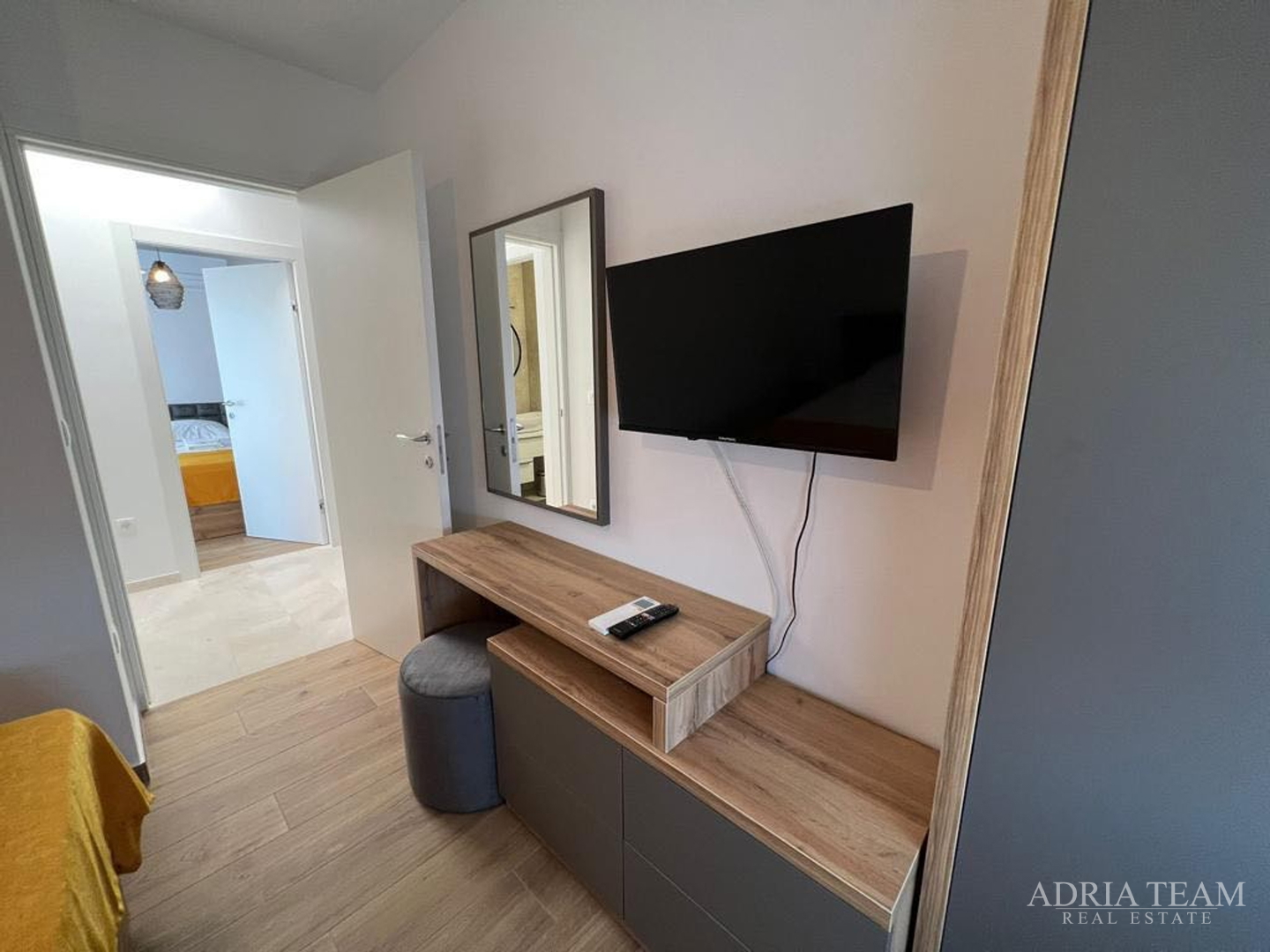 TOWNHOUSES WITH GARDENS, 200 M FROM THE BEACH!!! PRIME LOCATION!! PAG - NOVALJA