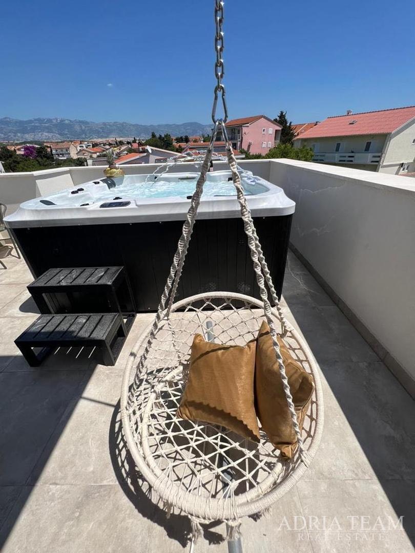 TOWNHOUSES WITH GARDENS, 200 M FROM THE BEACH!!! PRIME LOCATION!! PAG - NOVALJA