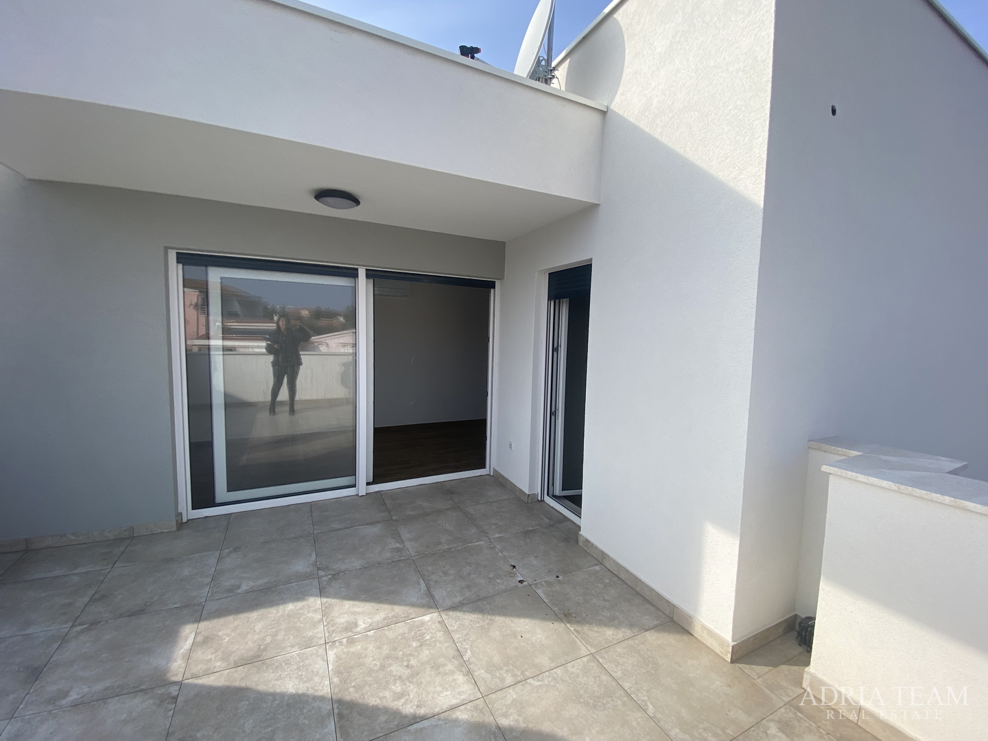 TOWNHOUSES WITH GARDENS, 200 M FROM THE BEACH!!! PRIME LOCATION!! PAG - NOVALJA