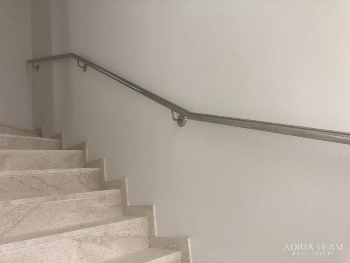 TOWNHOUSES WITH GARDENS, 200 M FROM THE BEACH!!! PRIME LOCATION!! PAG - NOVALJA