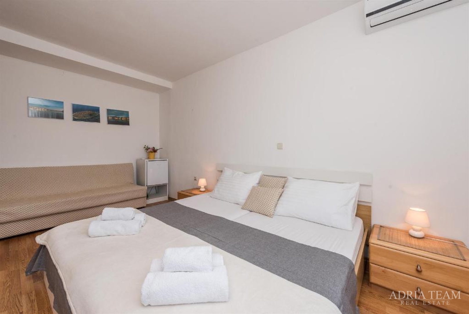 HOTEL - SUKOŠAN, ERSTE REIHE AM MEER