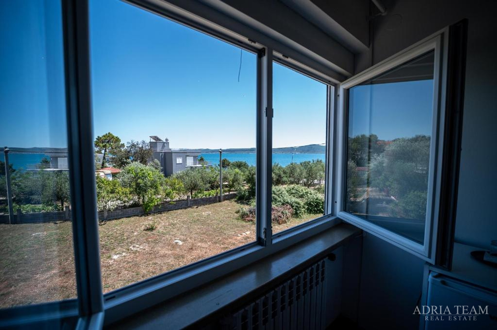 HOTEL - SUKOŠAN, ERSTE REIHE AM MEER