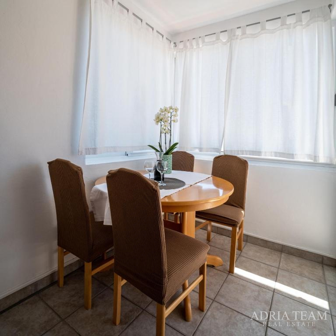 HOTEL - SUKOŠAN, ERSTE REIHE AM MEER