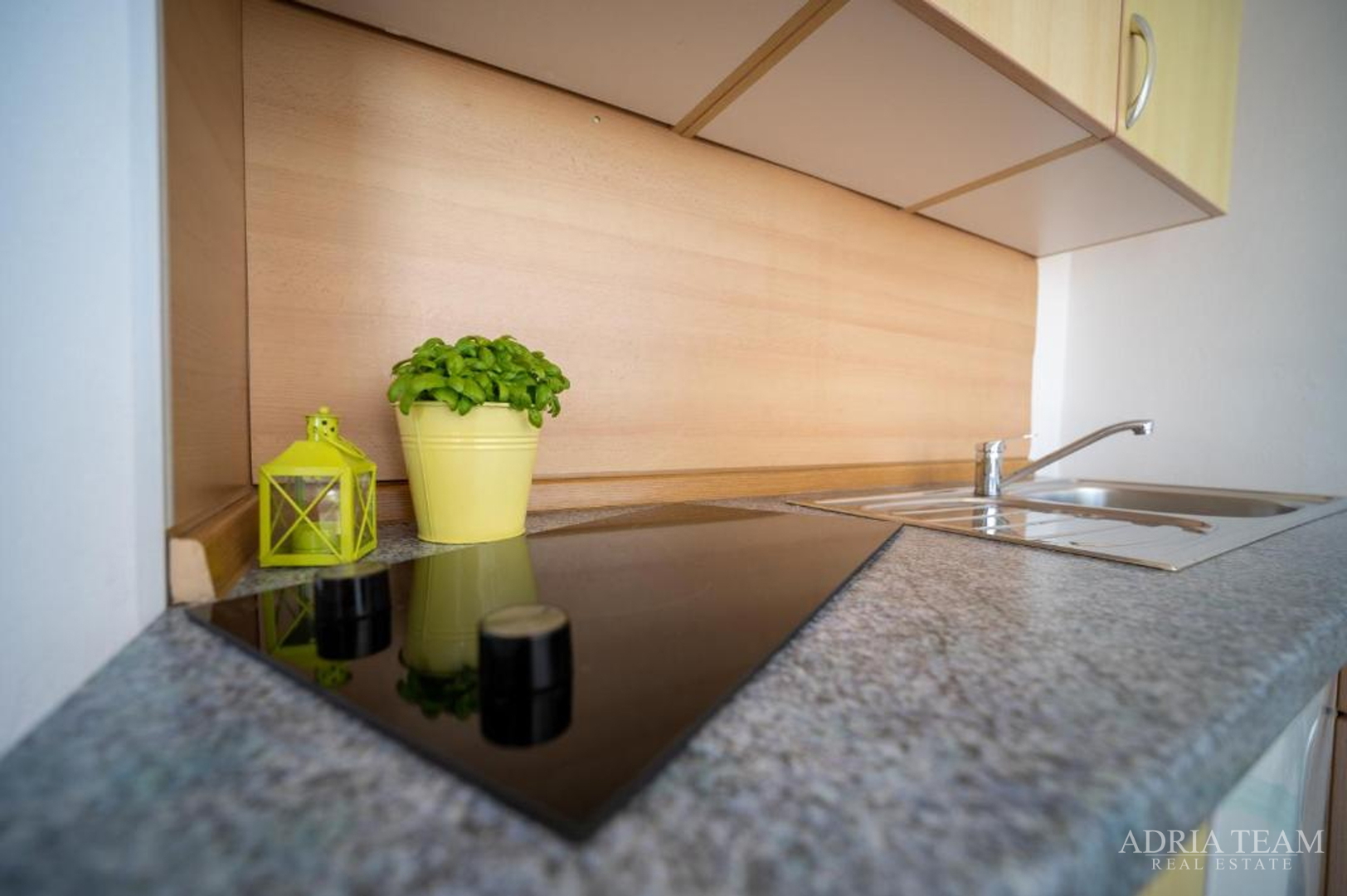 HOTEL - SUKOŠAN, ERSTE REIHE AM MEER